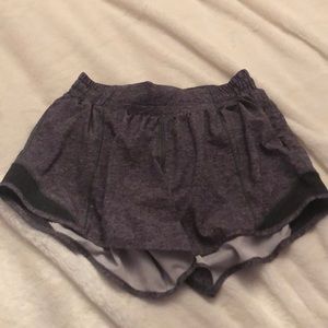 Lululemon Hotty Hot Short 2.5